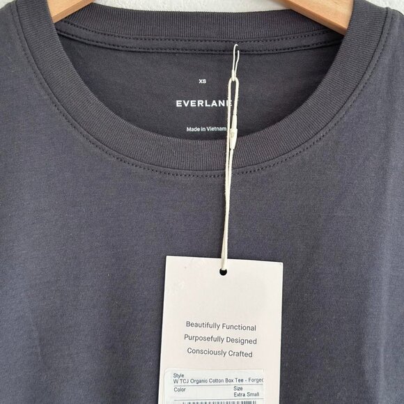 Everlane The Box Cut Tee in Essential Cotton in Graphite, Size X-Small - Picture 6 of 8